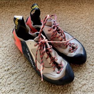 La Sportiva | Finales - Rock Climbing Shoes (40.5) Grey/Coral